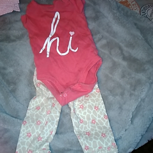 Outfit - Picture 1 of 1